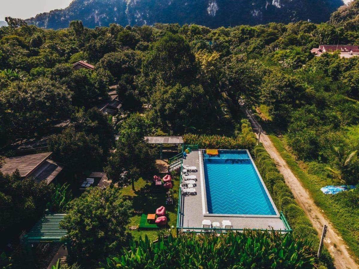 The Royal Bamboo Lodges - Sha Certified Khao Sok National Park Kültér fotó
