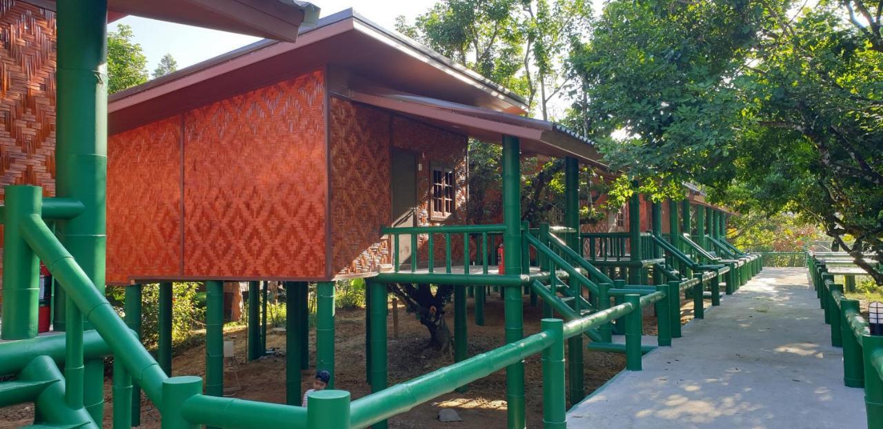 The Royal Bamboo Lodges - Sha Certified Khao Sok National Park Kültér fotó