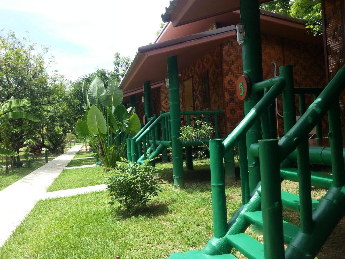 The Royal Bamboo Lodges - Sha Certified Khao Sok National Park Kültér fotó